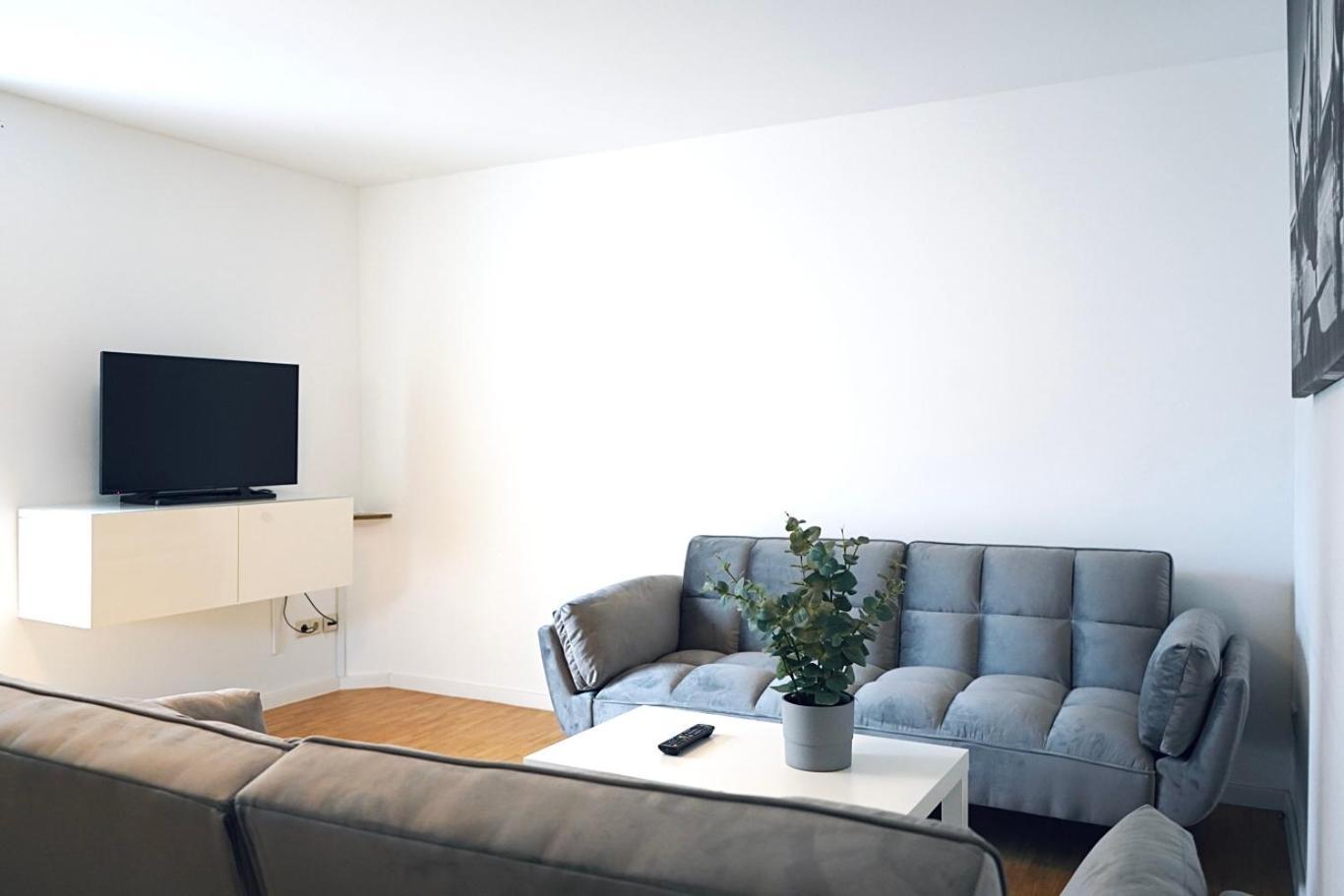 Stilvolles Apartment In Stadtnaehe-Parkplatz- 4 Personen- Balkon Wolfsburg Exterior foto