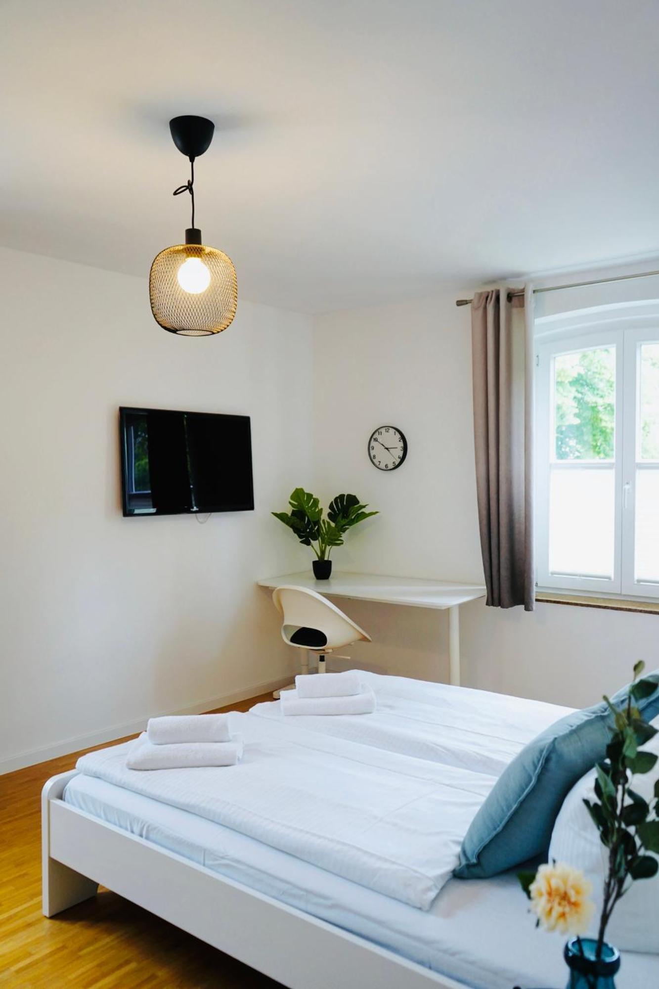 Stilvolles Apartment In Stadtnaehe-Parkplatz- 4 Personen- Balkon Wolfsburg Exterior foto